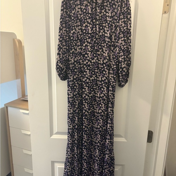Dresses & Skirts - Les coyotes paris Floral Long Sleeve Dress XS